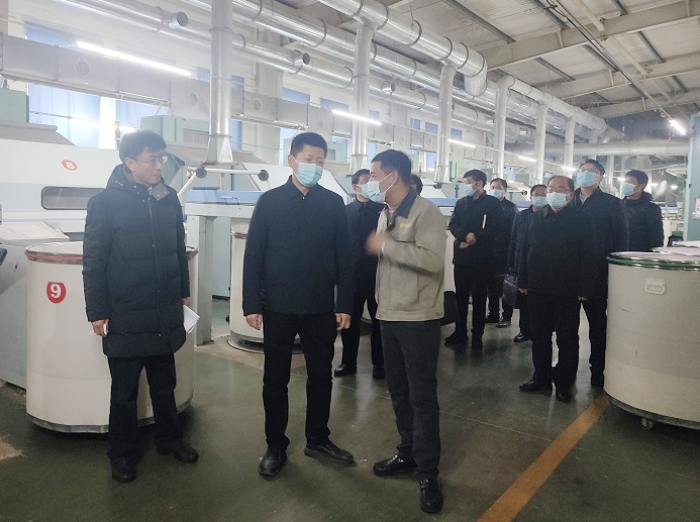 Huang Xiaoyong Conducts In-Depth Research at Several Enterprises